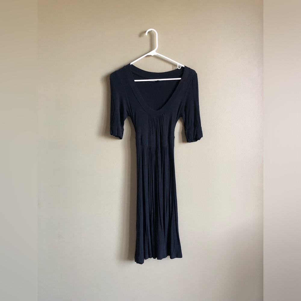 Seductions Women’s Mid- length Black scoop neck dress with 1/2 sleeve Size Small
